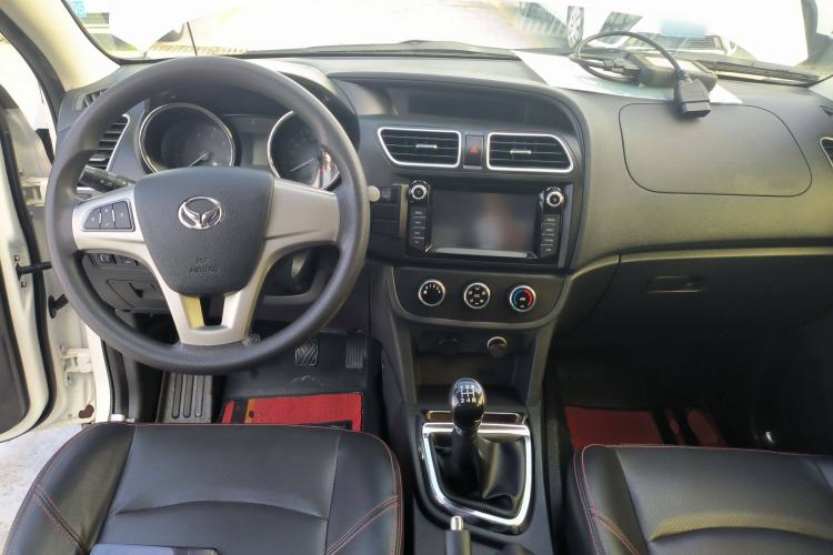 Used HYOSOW S2 2016 1.5L Manual Luxury Model China V Standard Center Console