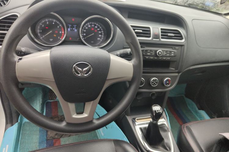 Used HYOSOW S2 2016 1.5L Manual Entrepreneurship Edition China V Center Console