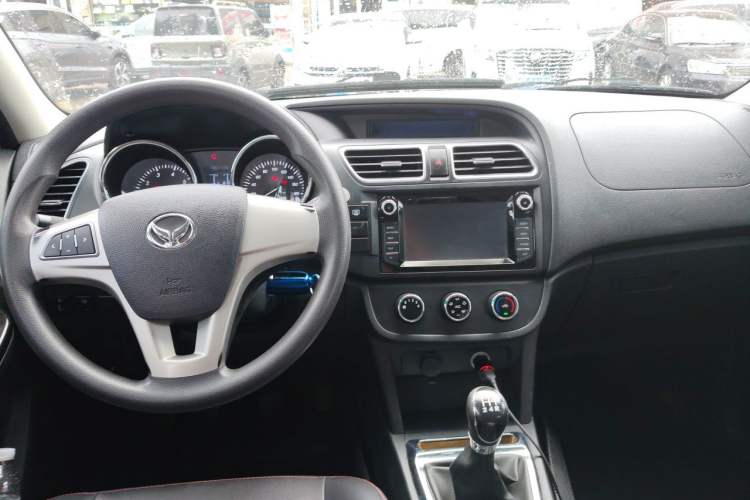 Used HYOSOW S2 2016 1.5L Manual Luxury Model China V Standard Center Console