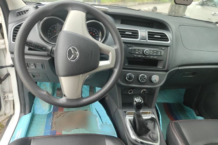 Used HYOSOW S2 2016 1.5L Manual Entrepreneurship Edition China V Center Console