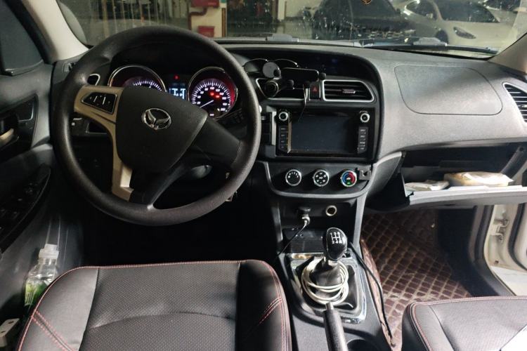Used HYOSOW S2 2016 1.5L Manual Base Version Center Console