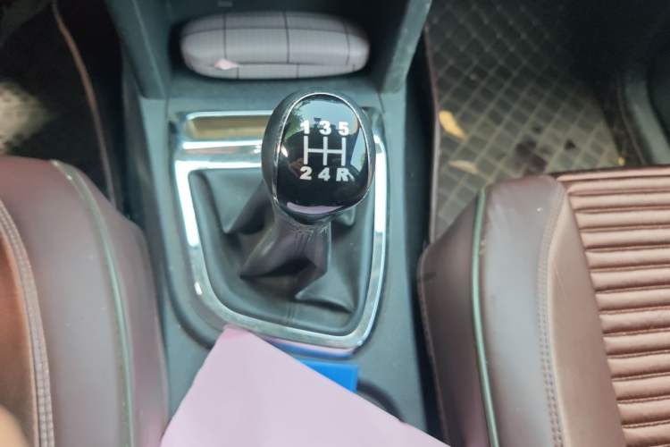Used HYOSOW S2 2016 1.5L Manual Luxury Edition China IV Gear Lever