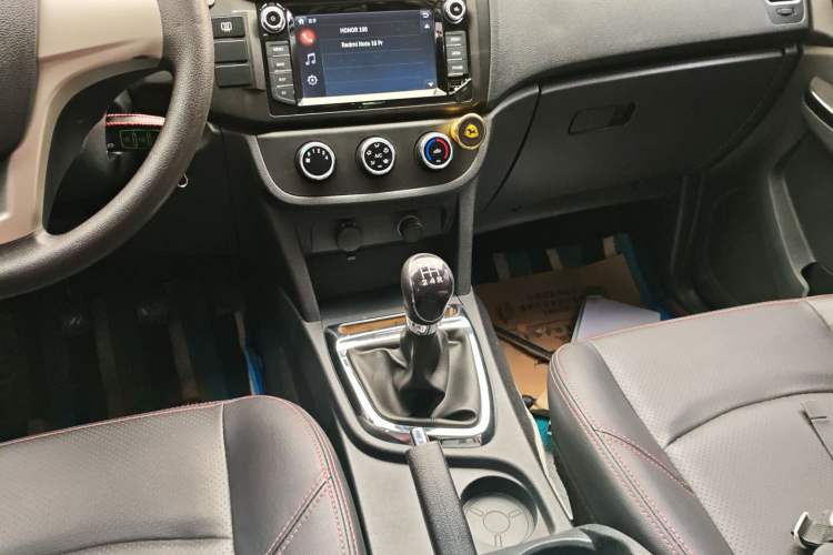 Used HYOSOW S2 2016 1.5L Manual Luxury Model China V Standard Gear Lever