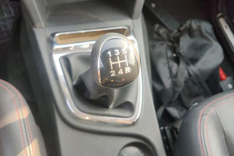 Used HYOSOW S2 2016 1.5L Manual Entrepreneurial Edition China IV Gear Lever