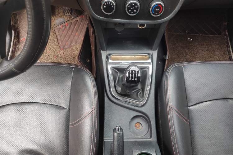 Used HYOSOW S2 2016 1.5L Manual Luxury Edition China IV Gear Lever