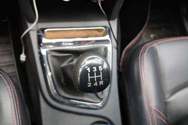 Used HYOSOW S2 2016 1.5L Manual Luxury Model China V Standard Gear Lever