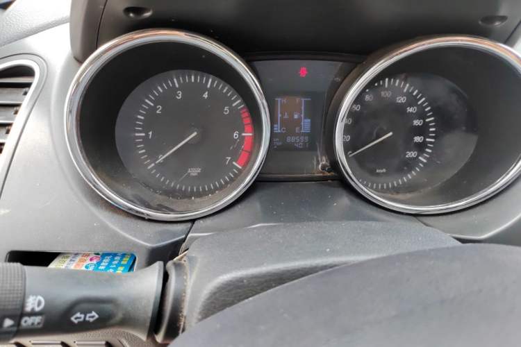 Used HYOSOW S2 2016 1.5L Manual Luxury Model China V Standard Odometer Close Up