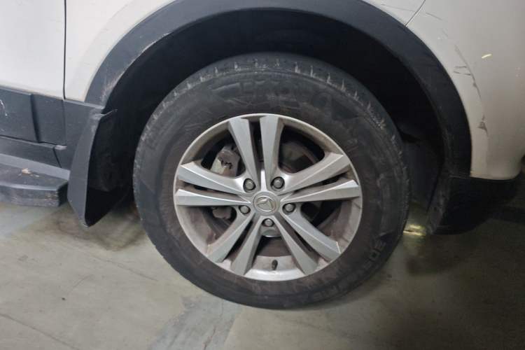 Used HYOSOW S2 2016 1.5L Manual Base Version Right Front Wheel Hub