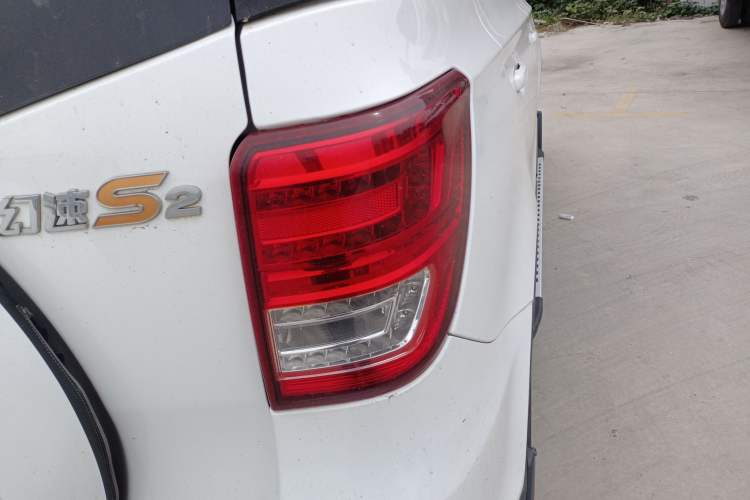 Used HYOSOW S2 2016 1.5L Manual Luxury Model China V Standard Right Rear Taillight