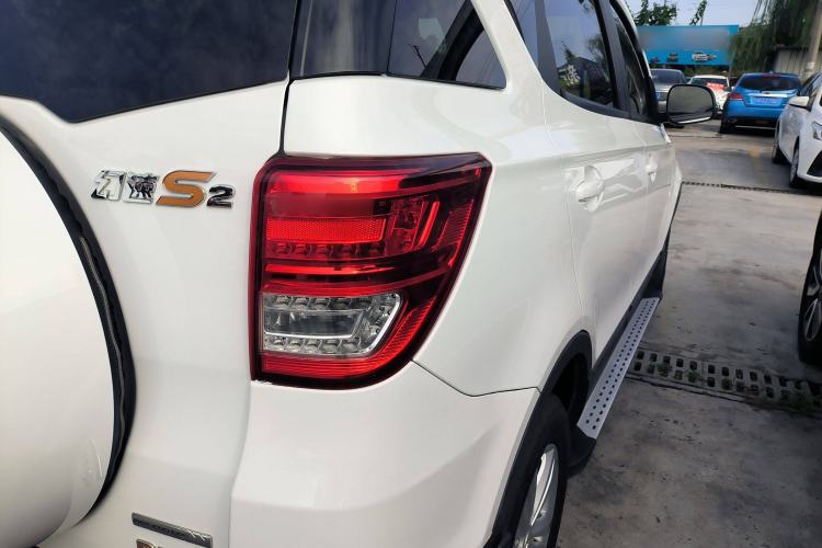 Used HYOSOW S2 2016 1.5L Manual Luxury Model China V Standard Right Rear Taillight