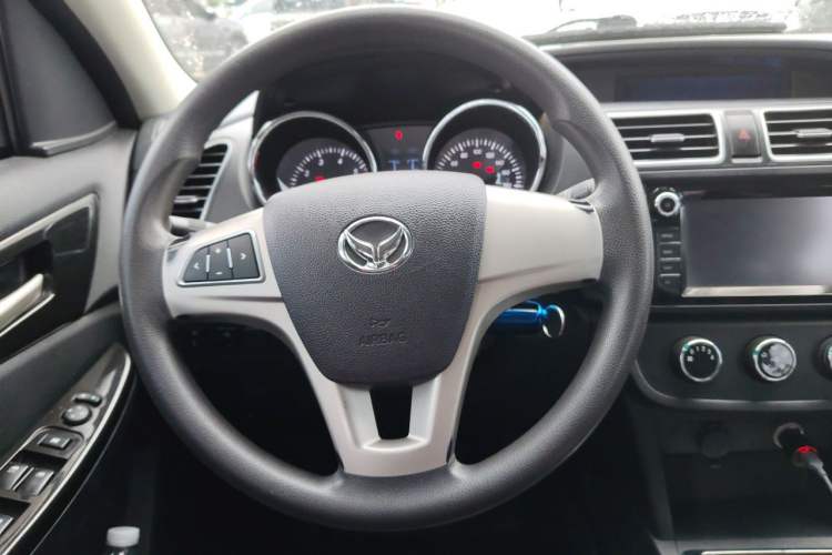 Used HYOSOW S2 2016 1.5L Manual Luxury Model China V Standard Steering Wheel