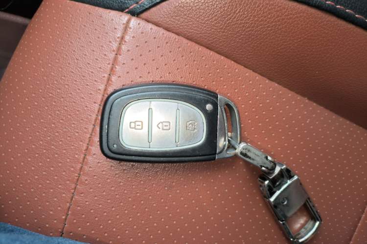 Used HYOSOW S3 2016 S3L 1.5L Manual Prestige Edition Interior 1