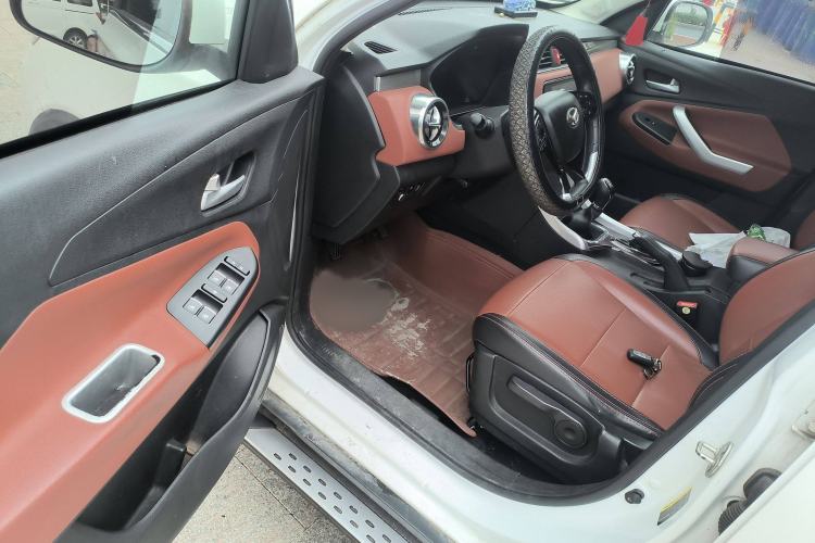 Used HYOSOW S3 2016 S3L 1.5L Manual Prestige Edition Interior 3