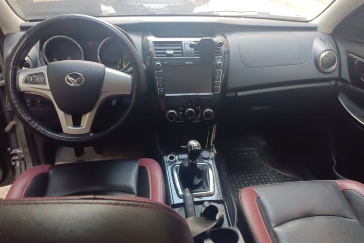 Used HYOSOW S3 2014 1.5L Comfort Version China IV Emission Standard Center Console