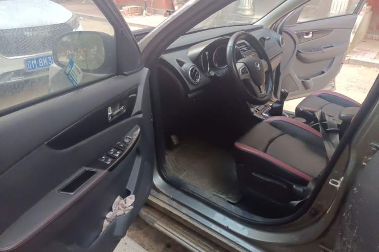 Used HYOSOW S3 2014 1.5L Comfort Version China IV Emission Standard Driver Seat