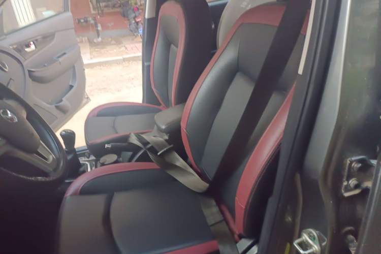 Used HYOSOW S3 2014 1.5L Comfort Version China IV Emission Standard Left Front Seat