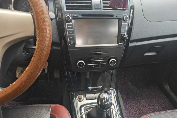 Used HYOSOW S3 2014 1.5L Luxury Version China IV Emission Standard Audio And AC Panel