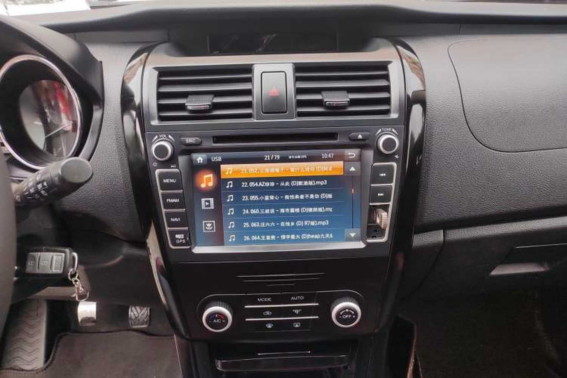 Used HYOSOW S3 2014 1.5L Luxury Version China IV Emission Standard Audio And AC Panel