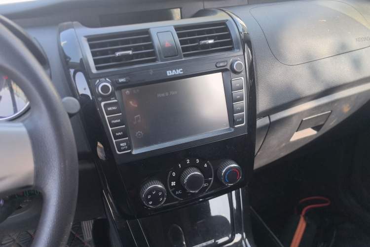 Used HYOSOW S3 2014 1.5L Comfort Version China IV Emission Standard Audio And AC Panel