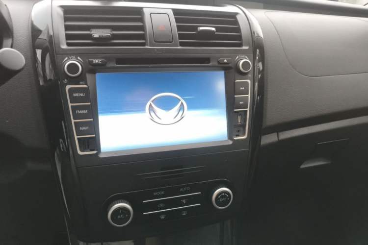 Used HYOSOW S3 2014 1.5L Luxury Version China IV Emission Standard Audio And AC Panel