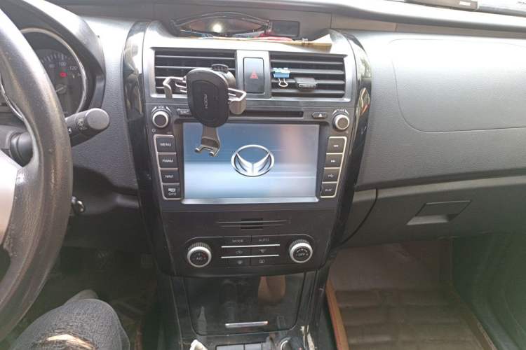 Used HYOSOW S3 2014 1.5L Luxury Version China IV Emission Standard Audio And AC Panel