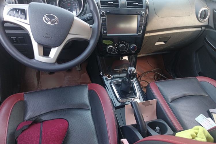 Used HYOSOW S3 2014 1.5L Comfort Version China IV Emission Standard Center Console