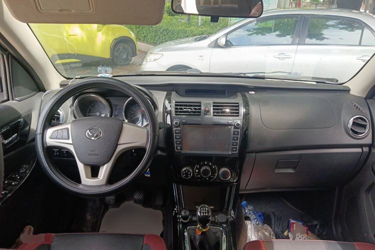 Used HYOSOW S3 2014 1.5L Comfort Version China IV Emission Standard Center Console