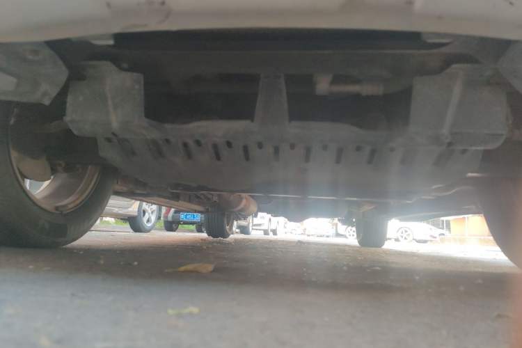 Used HYOSOW S3 2014 1.5L Luxury Version China IV Emission Standard Chassis Front