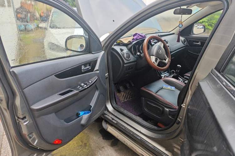 Used HYOSOW S3 2014 1.5L Luxury Version China IV Emission Standard Driver Seat