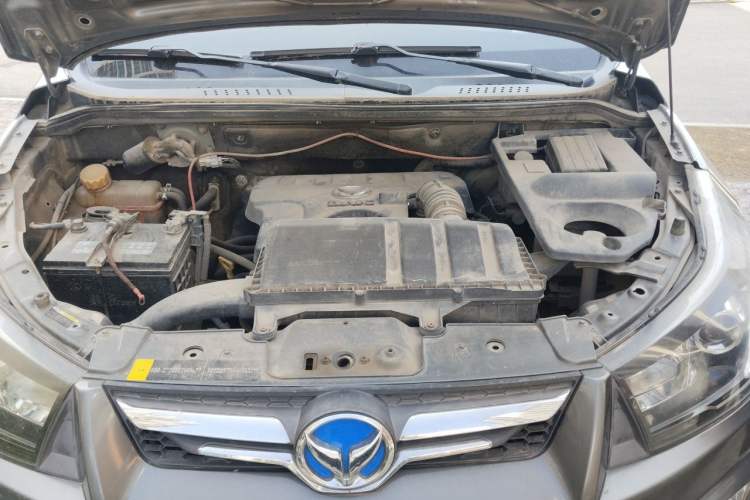 Used HYOSOW S3 2014 1.5L Comfort Version China IV Emission Standard Engine Bay