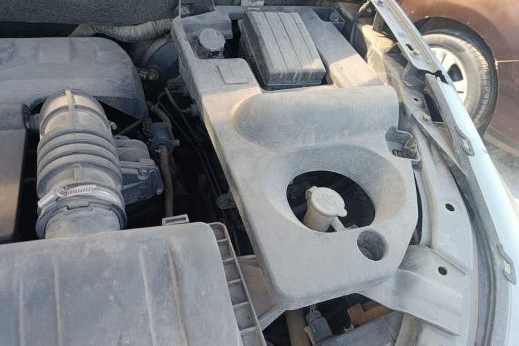 Used HYOSOW S3 2014 1.5L Comfort Version China IV Emission Standard Engine Bay Left