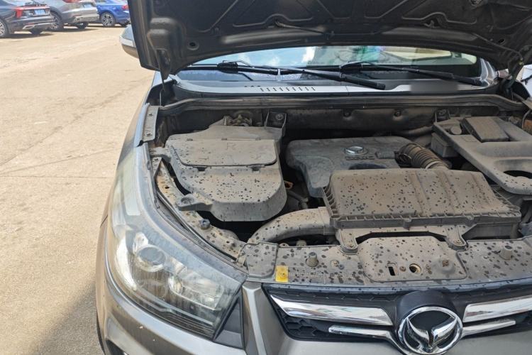 Used HYOSOW S3 2014 1.5L Luxury Version China IV Emission Standard Engine Bay Right