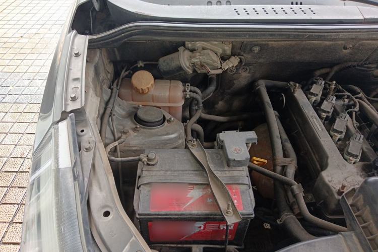Used HYOSOW S3 2014 1.5L Comfort Version China IV Emission Standard Engine Bay Right