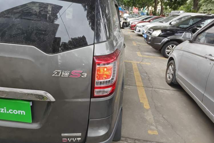 Used HYOSOW S3 2014 1.5L Comfort Version China IV Emission Standard Exterior 6