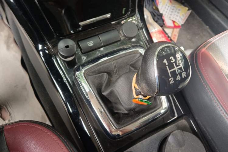 Used HYOSOW S3 2014 1.5L Comfort Version China IV Emission Standard Gear Lever