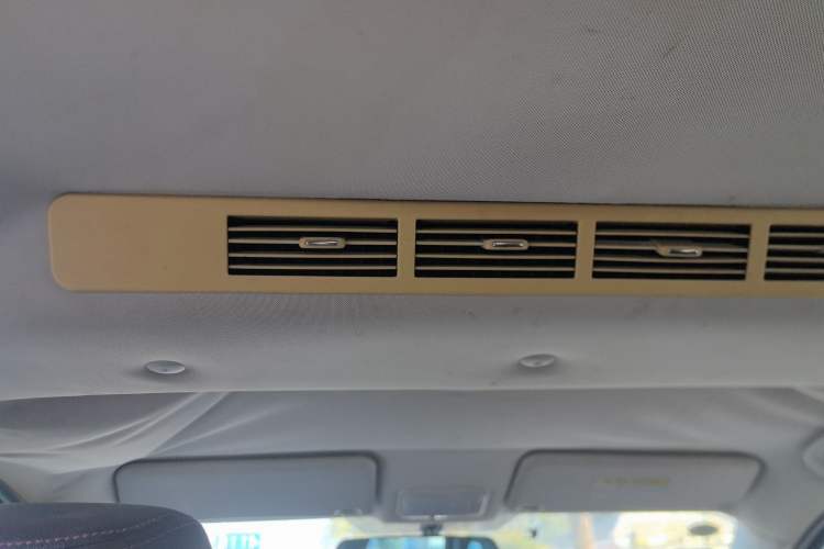 Used HYOSOW S3 2014 1.5L Comfort Version China IV Emission Standard Headliner