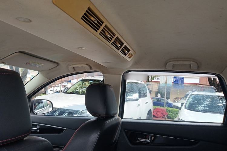 Used HYOSOW S3 2014 1.5L Comfort Version China IV Emission Standard Headliner