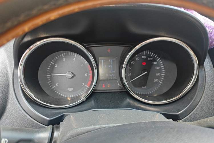 Used HYOSOW S3 2014 1.5L Luxury Version China IV Emission Standard Instrument Cluster
