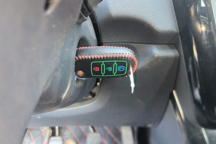 Used HYOSOW S3 2014 1.5L Comfort Version China IV Emission Standard Interior 1