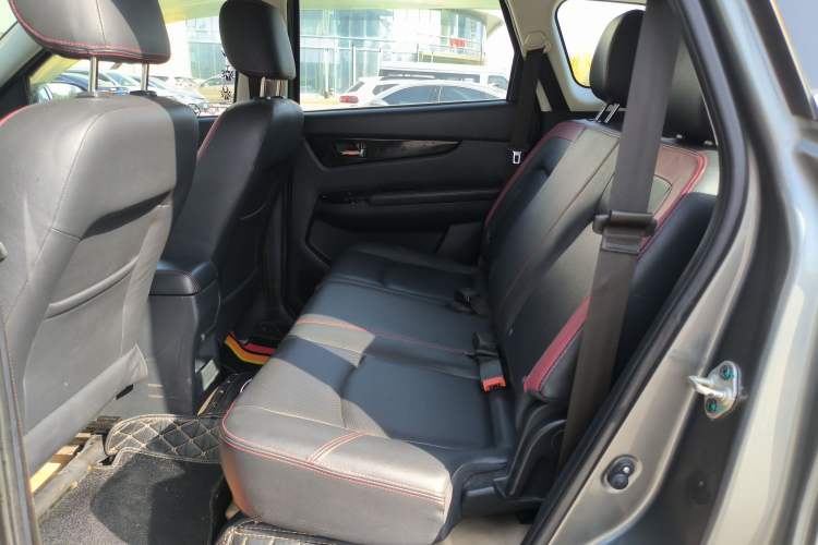 Used HYOSOW S3 2014 1.5L Comfort Version China IV Emission Standard Interior 2