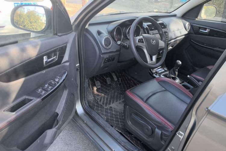 Used HYOSOW S3 2014 1.5L Comfort Version China IV Emission Standard Interior 3