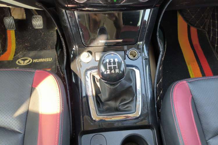 Used HYOSOW S3 2014 1.5L Comfort Version China IV Emission Standard Interior 4