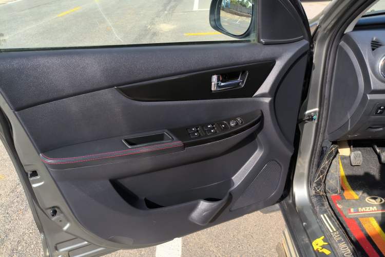 Used HYOSOW S3 2014 1.5L Comfort Version China IV Emission Standard Interior 5