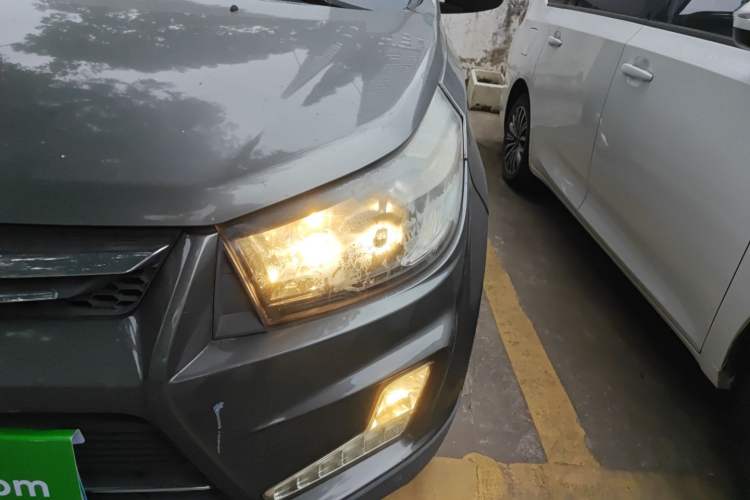 Used HYOSOW S3 2014 1.5L Comfort Version China IV Emission Standard Left Front Headlight