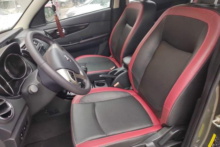 Used HYOSOW S3 2014 1.5L Luxury Version China IV Emission Standard Left Front Seat