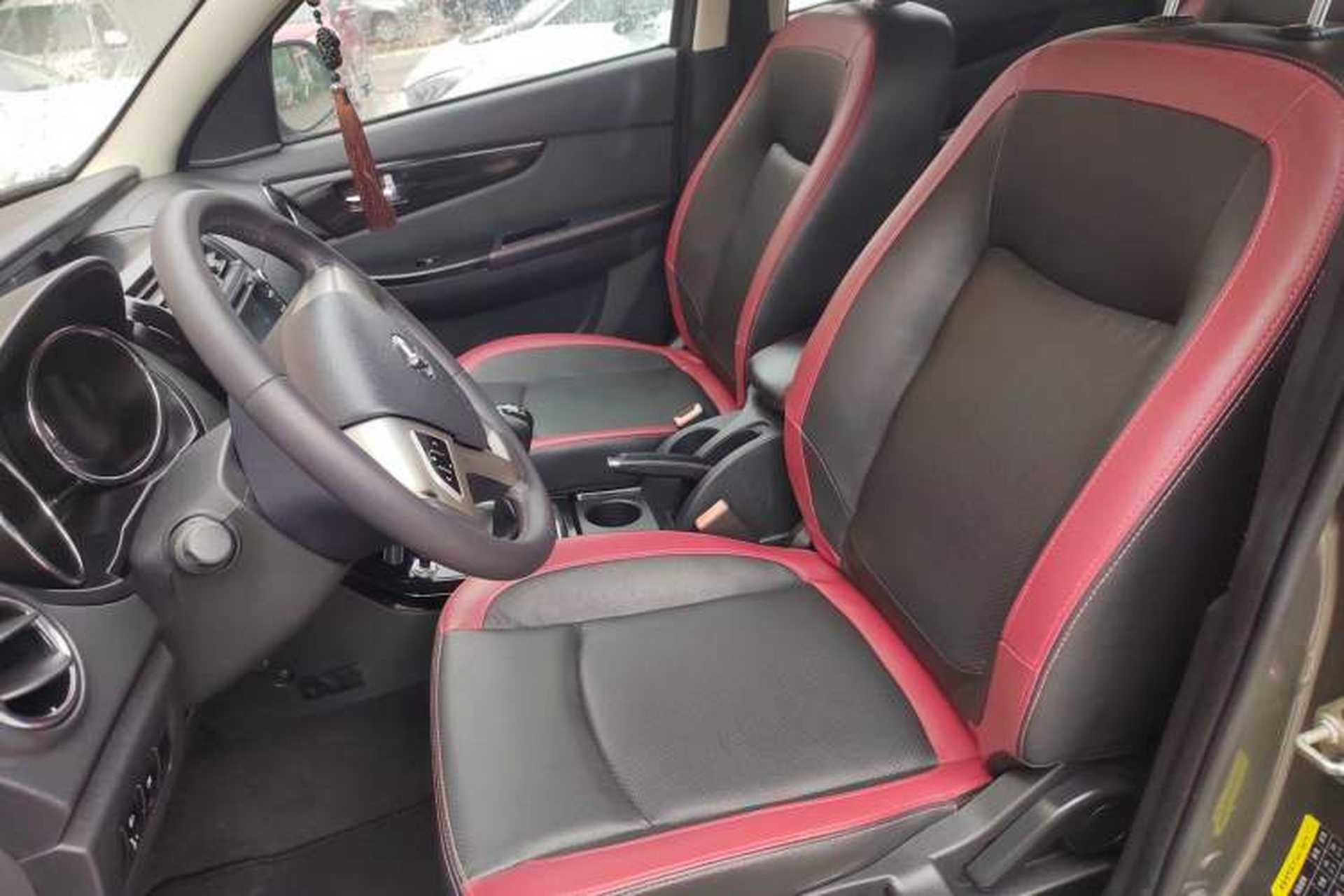 Used HYOSOW S3 2014 1.5L Luxury Version China IV Emission Standard Left Front Seat