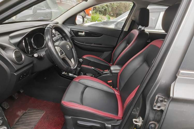 Used HYOSOW S3 2014 1.5L Comfort Version China IV Emission Standard Left Front Seat