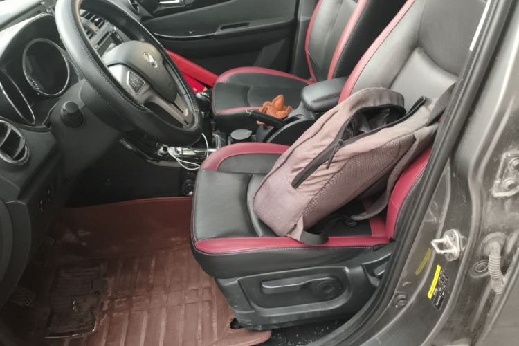 Used HYOSOW S3 2014 1.5L Luxury Version China IV Emission Standard Left Front Seat