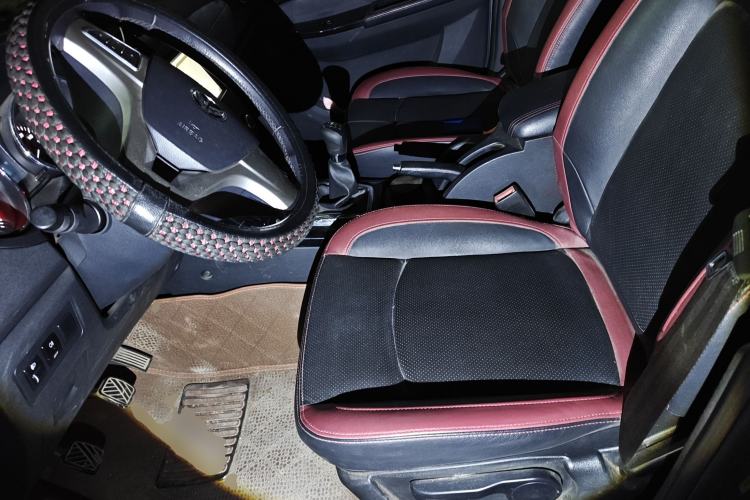 Used HYOSOW S3 2014 1.5L Luxury Version China IV Emission Standard Left Front Seat