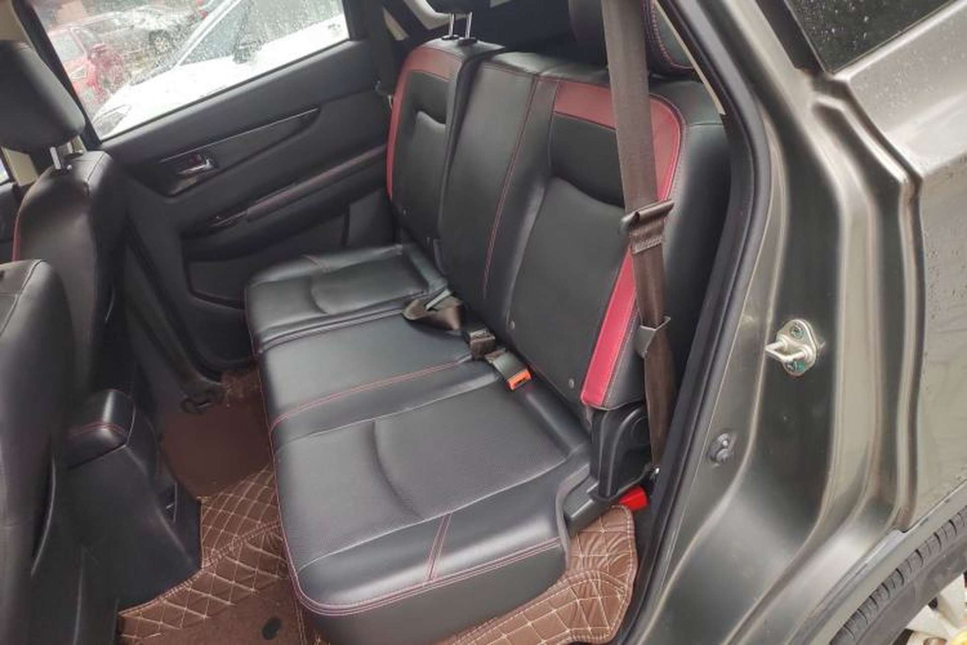 Used HYOSOW S3 2014 1.5L Luxury Version China IV Emission Standard Left Rear Seat